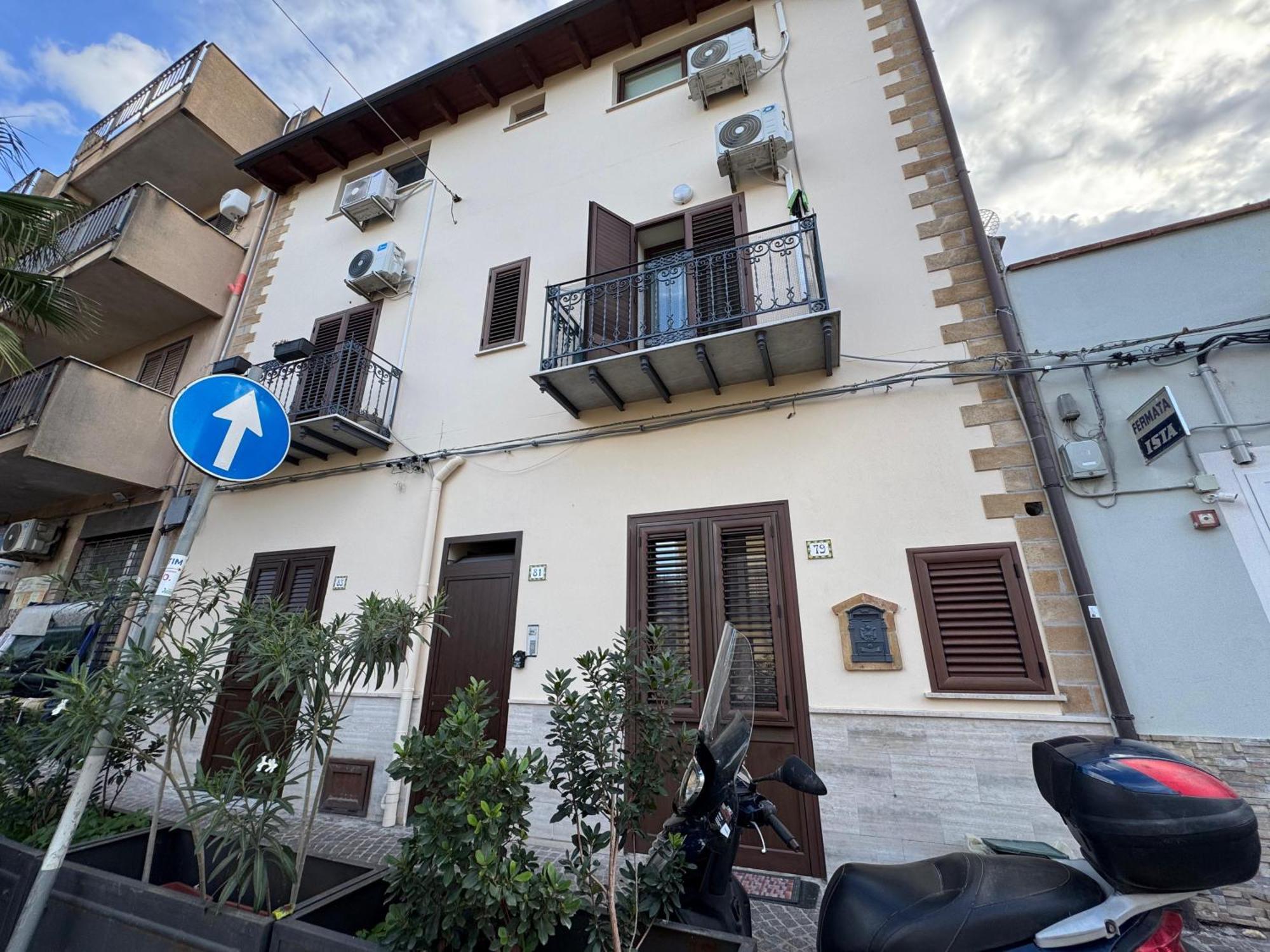 A Casa Di Ste - Vicino Aeroporto Falcone Borsellino كاريني المظهر الخارجي الصورة